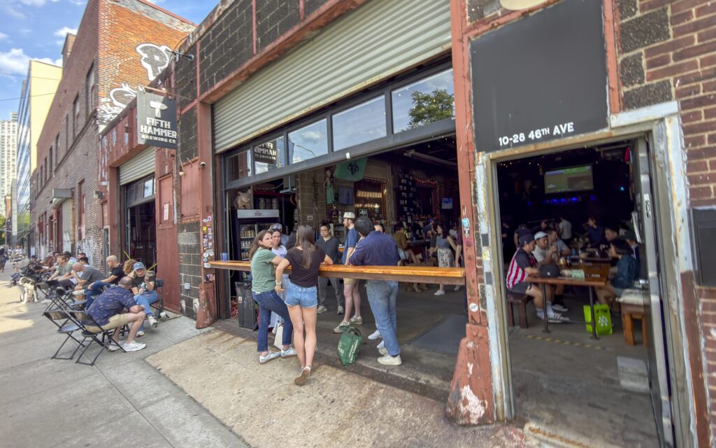 Fifth Hammer Brewing Company w Long Island City w Queens w Nowym Jorku