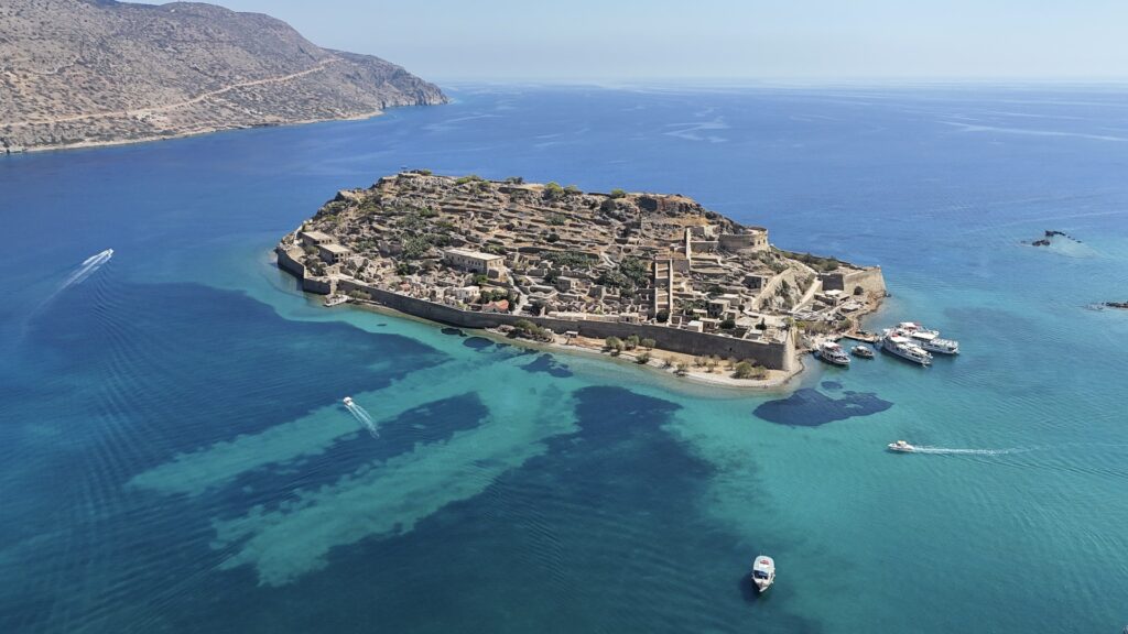 Wyspa Spinalonga na Krecie widziana z drona
